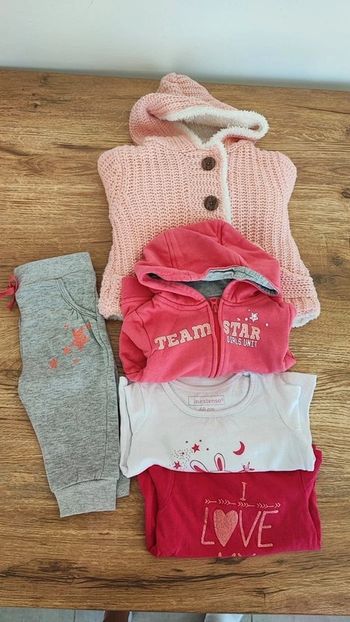 Lot de 4 pièces taille 6 mois