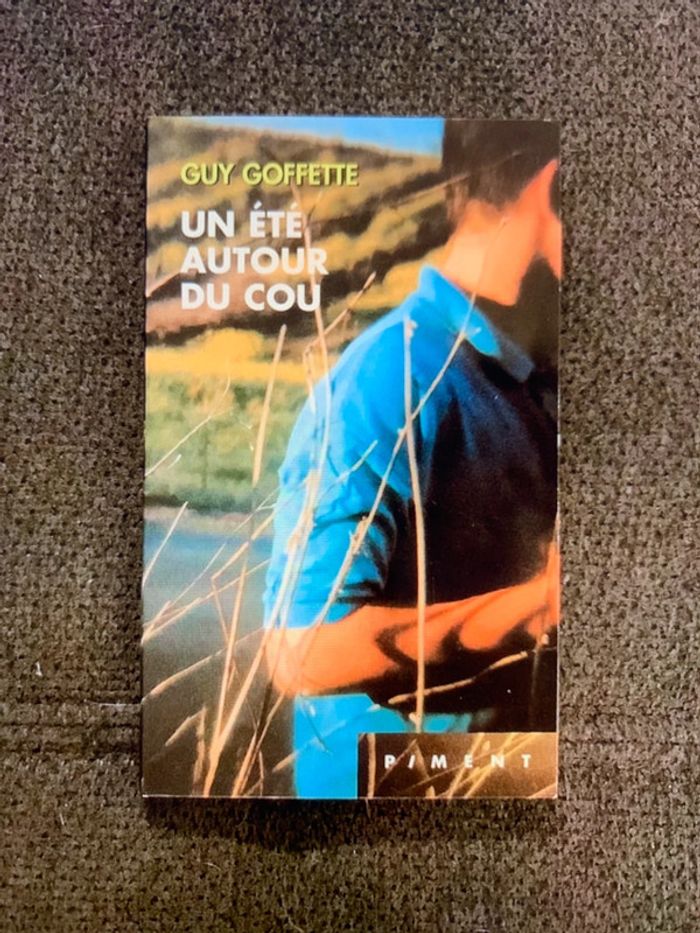 Livre un été autour du cou