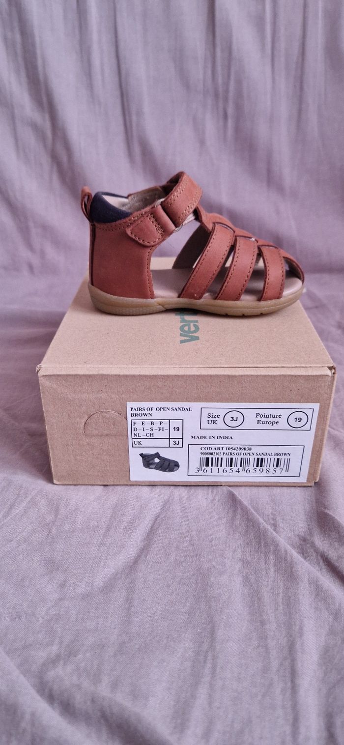 Chaussure unisexe T19 porter une fois
