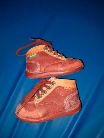 Chaussure kickers rouge taille 18