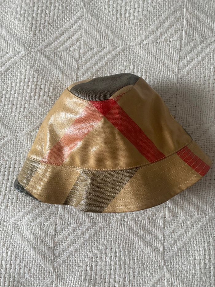 Tres jolie bob Burberry taille taille 52 - photo numéro 2