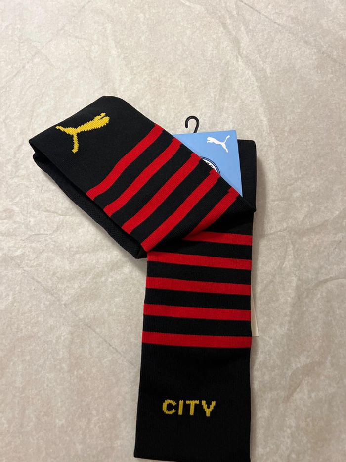 Short de foot Puma, équipe Manchester City avec chaussettes taille 13/14 ans authentique neuf - photo numéro 9