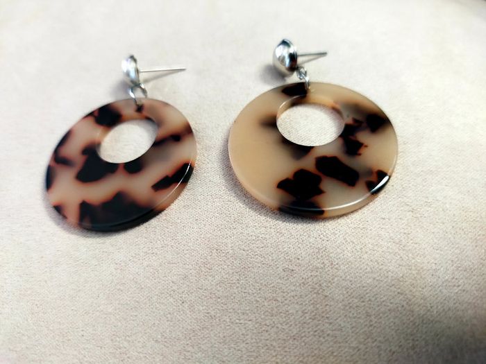 Boucles d’oreilles rondes effet écaille – Style vintage chic - photo numéro 4