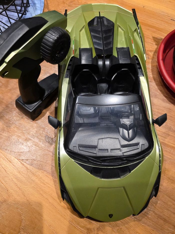 Lamborghini radio commandée - photo numéro 4