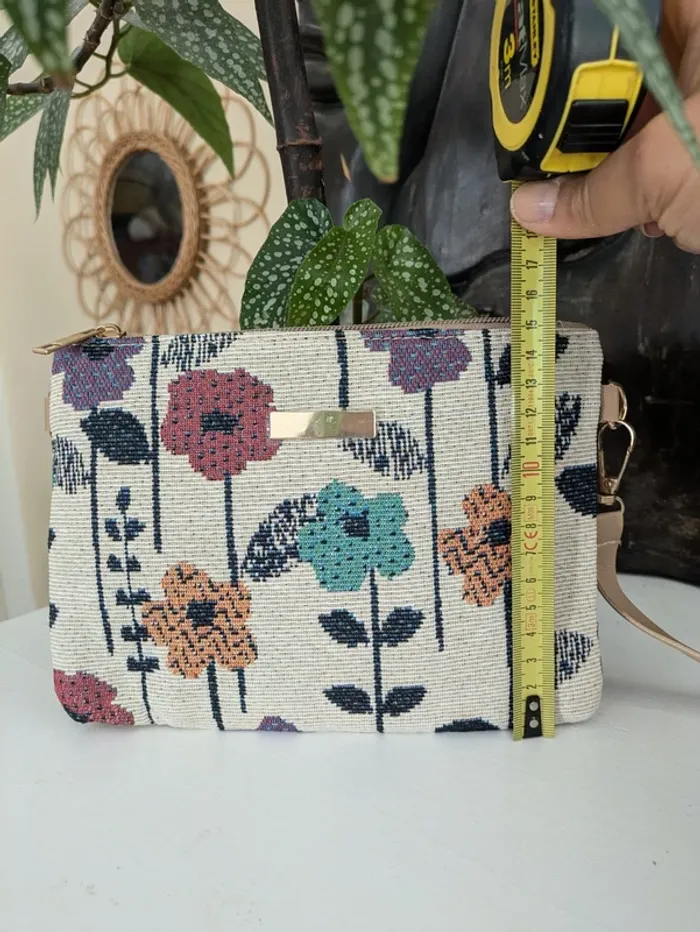 Sac à main en paille brodé – fleurs champêtres – style bohème chic - photo numéro 2