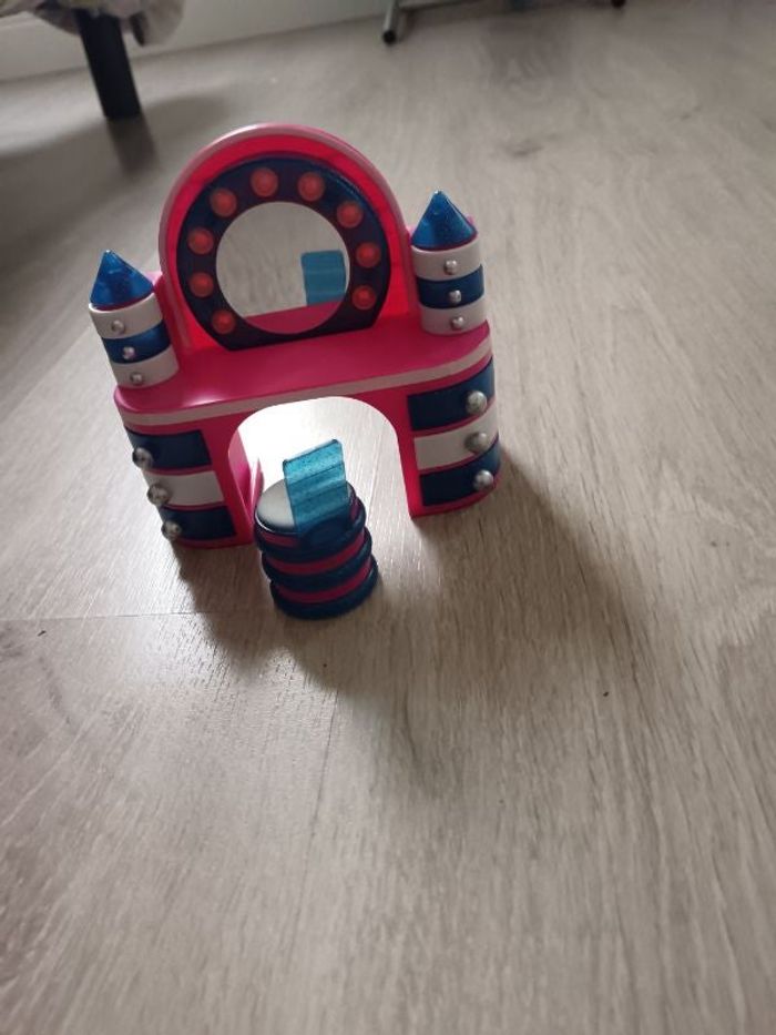 Coiffeuse poupées lol