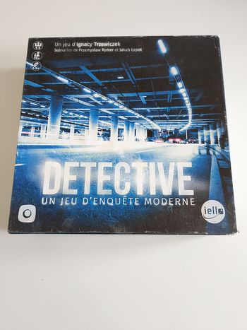 Détective un jeu d'enquête moderne iello complet 