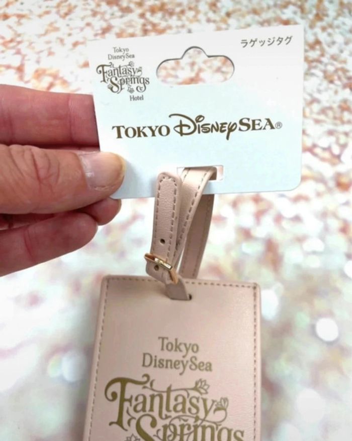 Porte carte ou étiquette Disney Fantasy Springs Hotel - Tokyo Disney resort - photo numéro 5