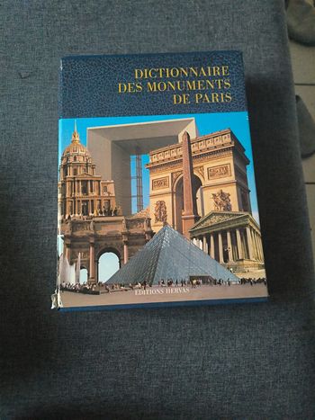 Dictionnaire des monuments de Paris