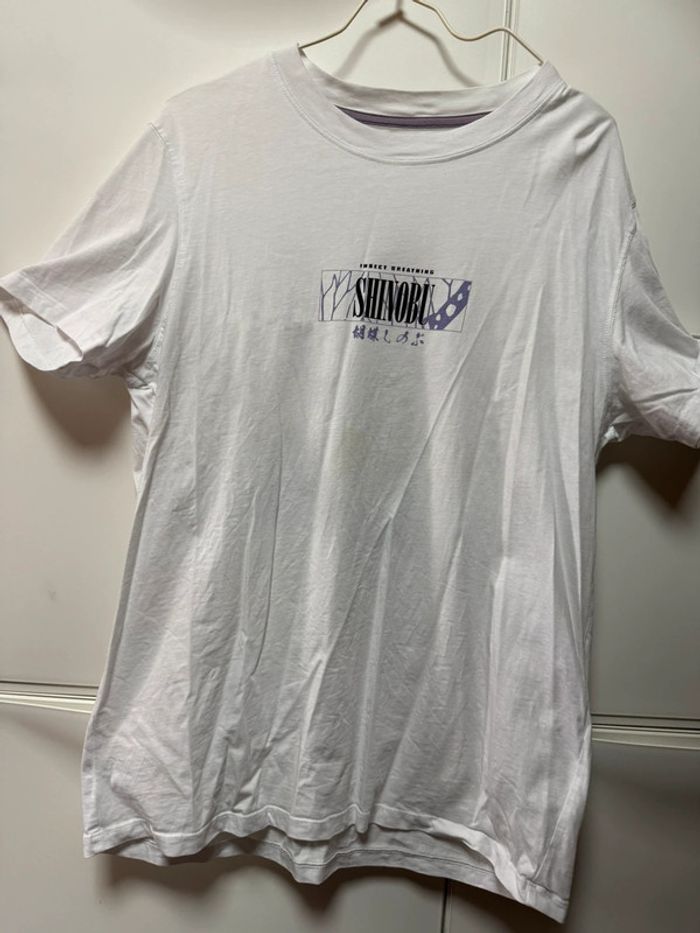 T-shirt blanc celio démon slayer shinobu taille l