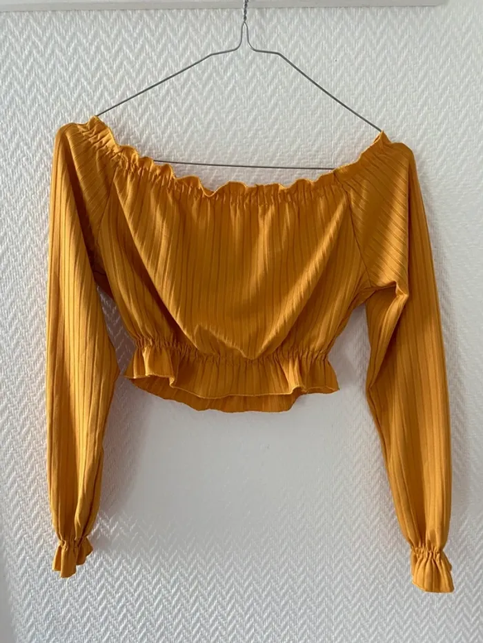 T-shirt manches longues épaules dénudées court moutarde taille S - photo numéro 2