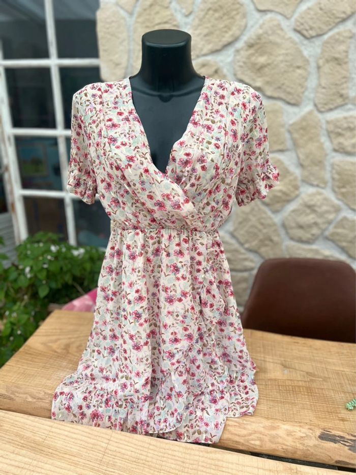 Robe d'été fleurs beige rose rose beige Emma Ella volanté - photo numéro 8