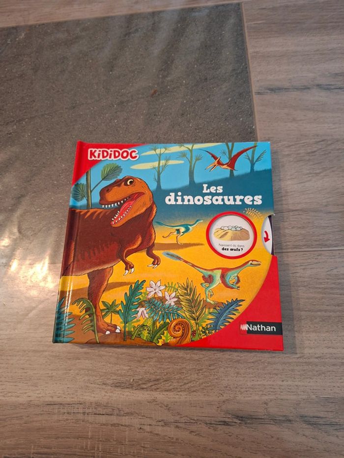 Livre kididoc les dinosaures