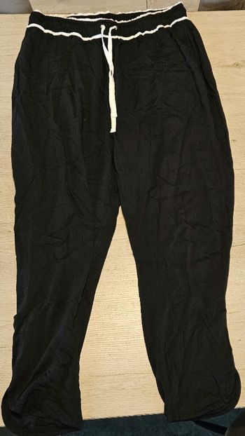 Pantalon noir, léger avec bord blanc, Clockhouse, taille 42