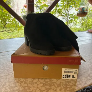 Bottes hautes noires à talon – Taille 40