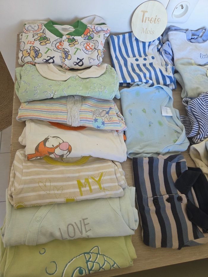 Lot body/ pyjamas 3 mois - photo numéro 2