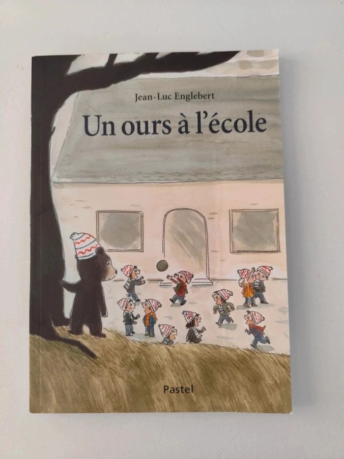 Un ours à l'école