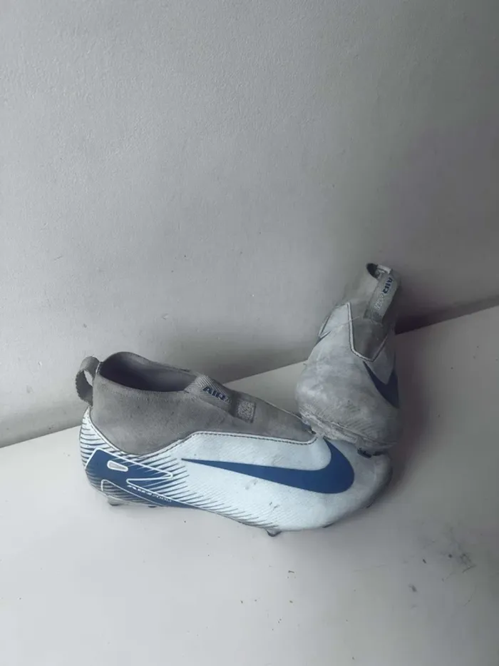 Nike crampons Air Zoom taille 32 enfant