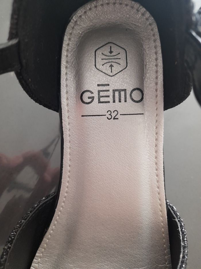 Jolie chaussures noires à paillettes en 32 - photo numéro 3