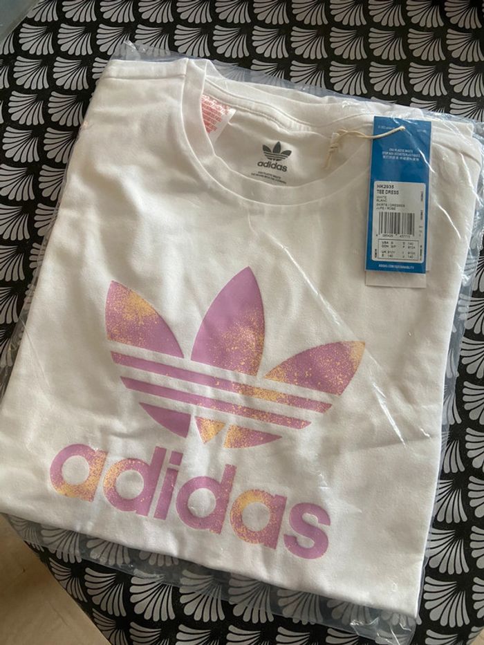 Robe Tee shirt adidas fille 9-10 ans - photo numéro 2
