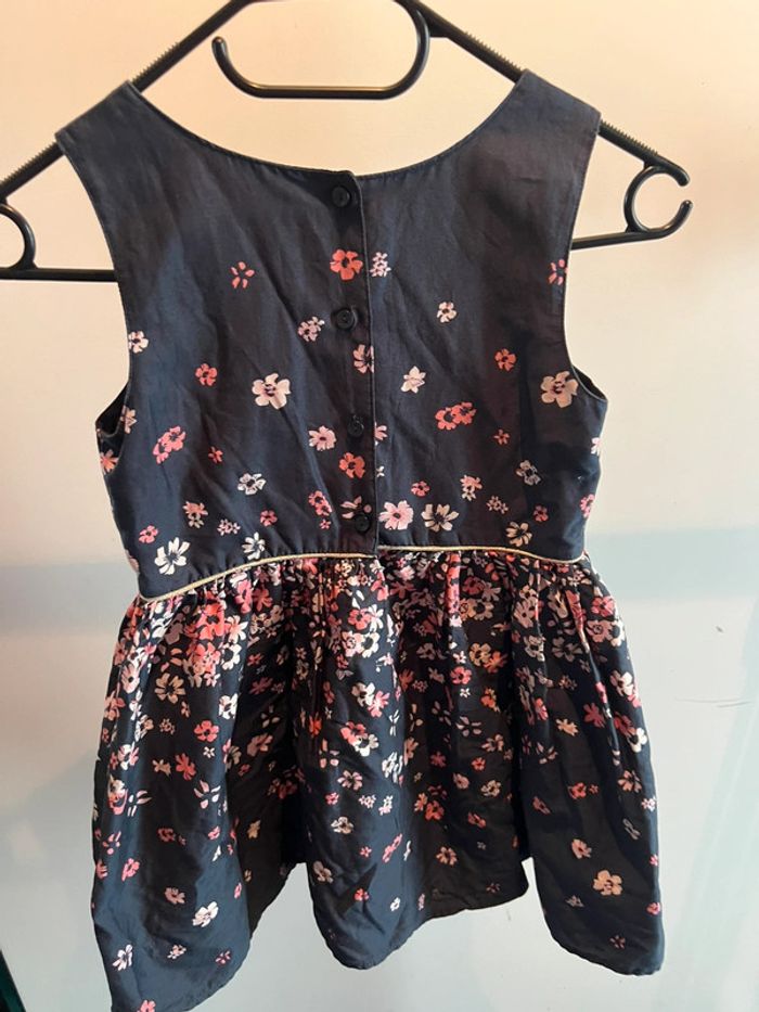Jolie robe 8 ans Gémo - photo numéro 2