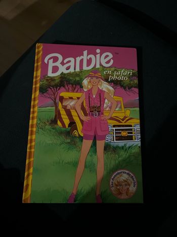 Livre pour enfants barbie en safari photo