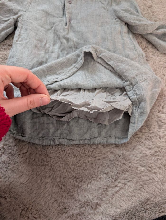 Robe grise neuve KIABI 12 mois – manches longues – col volanté - photo numéro 6