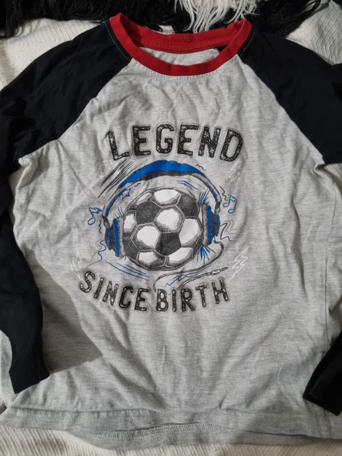 Tee shirt manche longue foot primark 6 et 7 ans