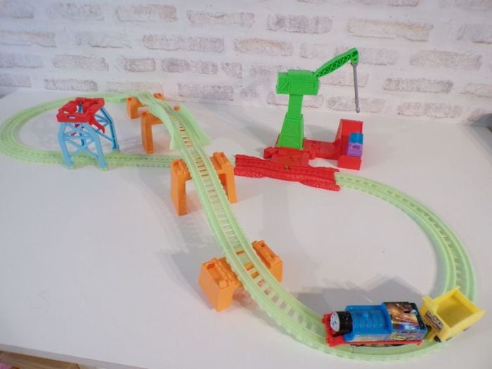 Circuit de train phosphorescent - Thomas et ses amis (3)