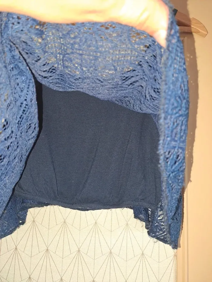 Top femme bleu double dentelle ajourée tbe S/M - photo numéro 4
