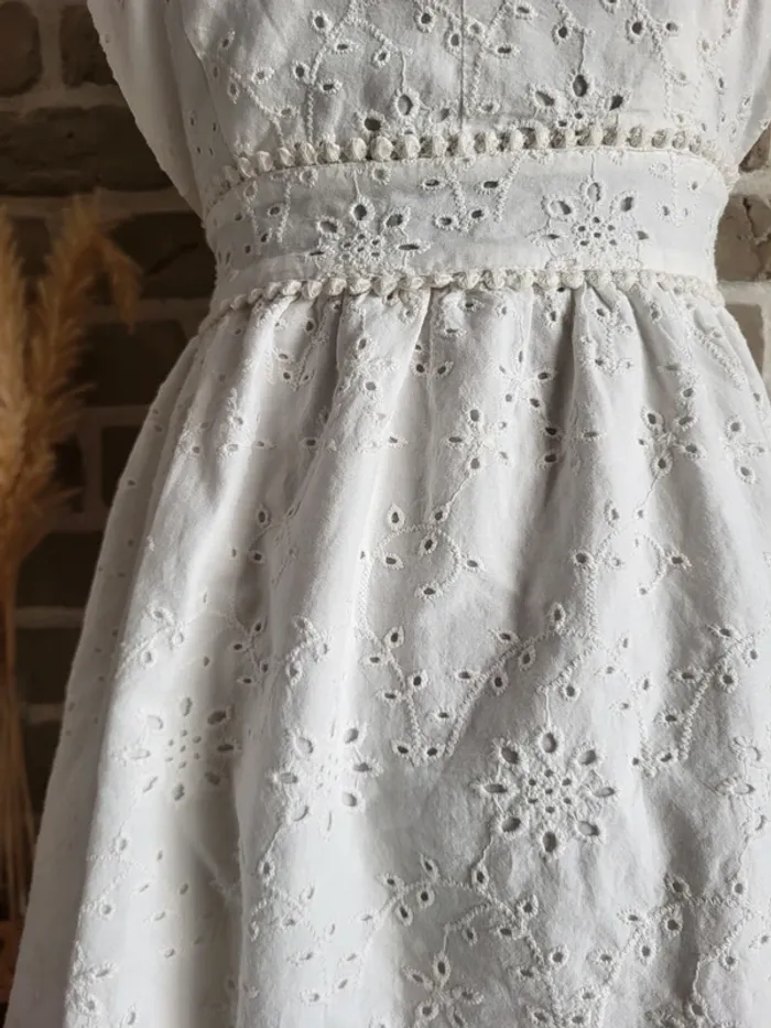 Robe romantique broderies anglaises et magnifique dos nu Pimkie - Neuve avec étiquette - photo numéro 11