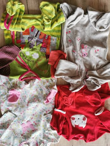 Lot de 4 pyjamas 18 mois fille chat oiseau papillon
Marques : orchestra dpam et tex baby