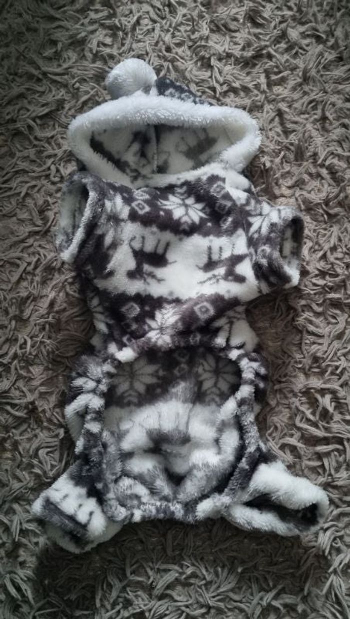 Combinaison polaire Noël pour chien ou chat (blanc et gris)