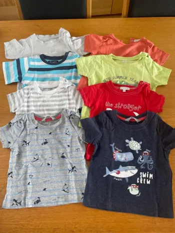 Lot 8 t-shirt 12 mois