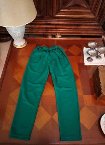Pantalon costume/ carotte vert sapin, vert foncé avec ceinture et noeud