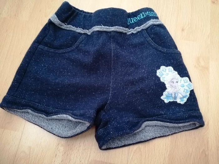 Short fille