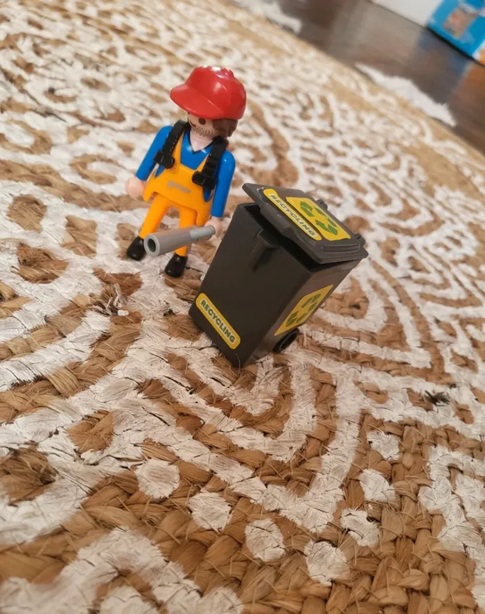 Personnages poubelle playmobil