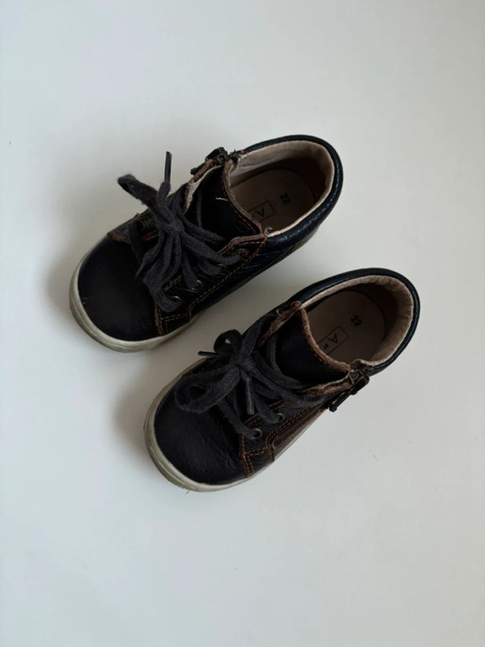 Chaussures montantes bébé pointure 22. - photo numéro 3