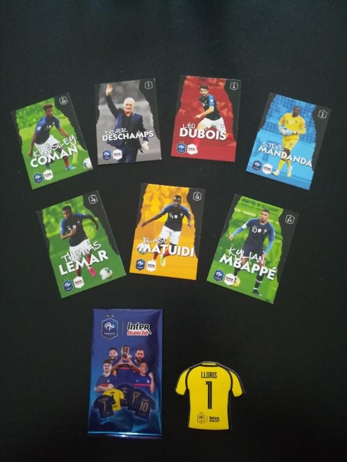 Cartes foot et magnet neufs.
