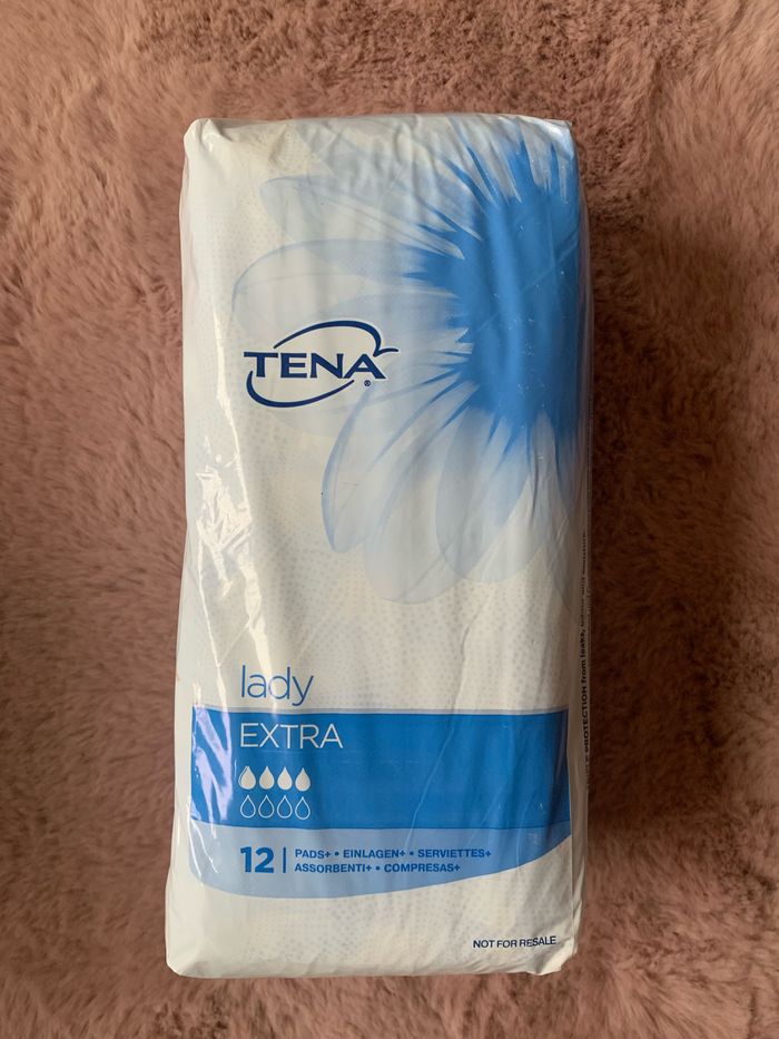 Lot protections périodiques serviettes hygiéniques femme TENA - photo numéro 4