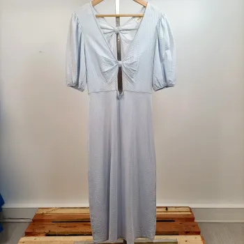 Robe longue bleu ciel texturée à découpes nœud – taille M – CMT Atelier – effet dos nu A926