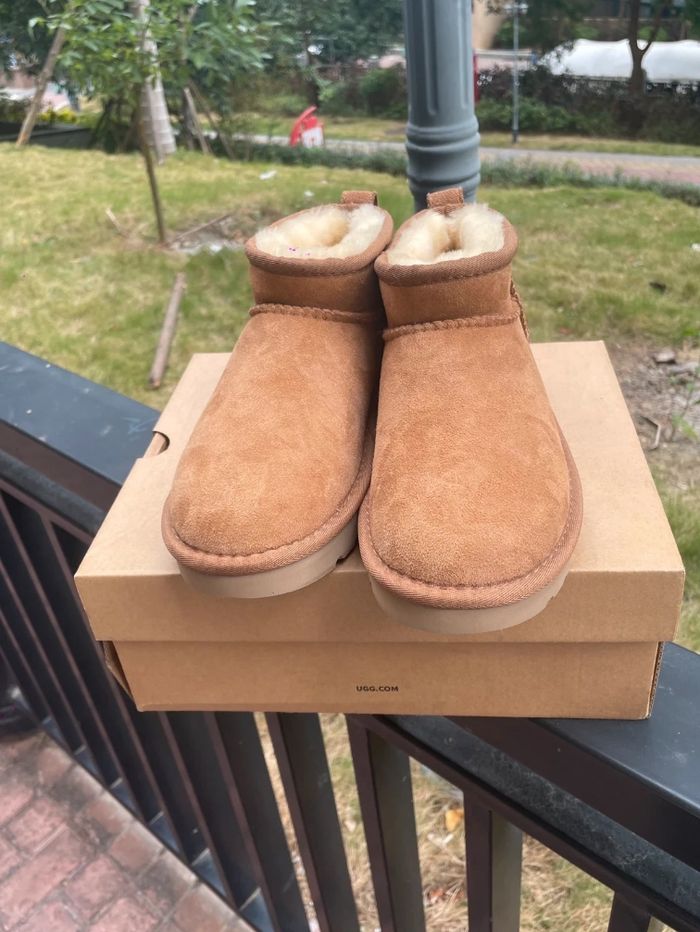 Bottes UGG Mini - Taille 36 - photo numéro 2