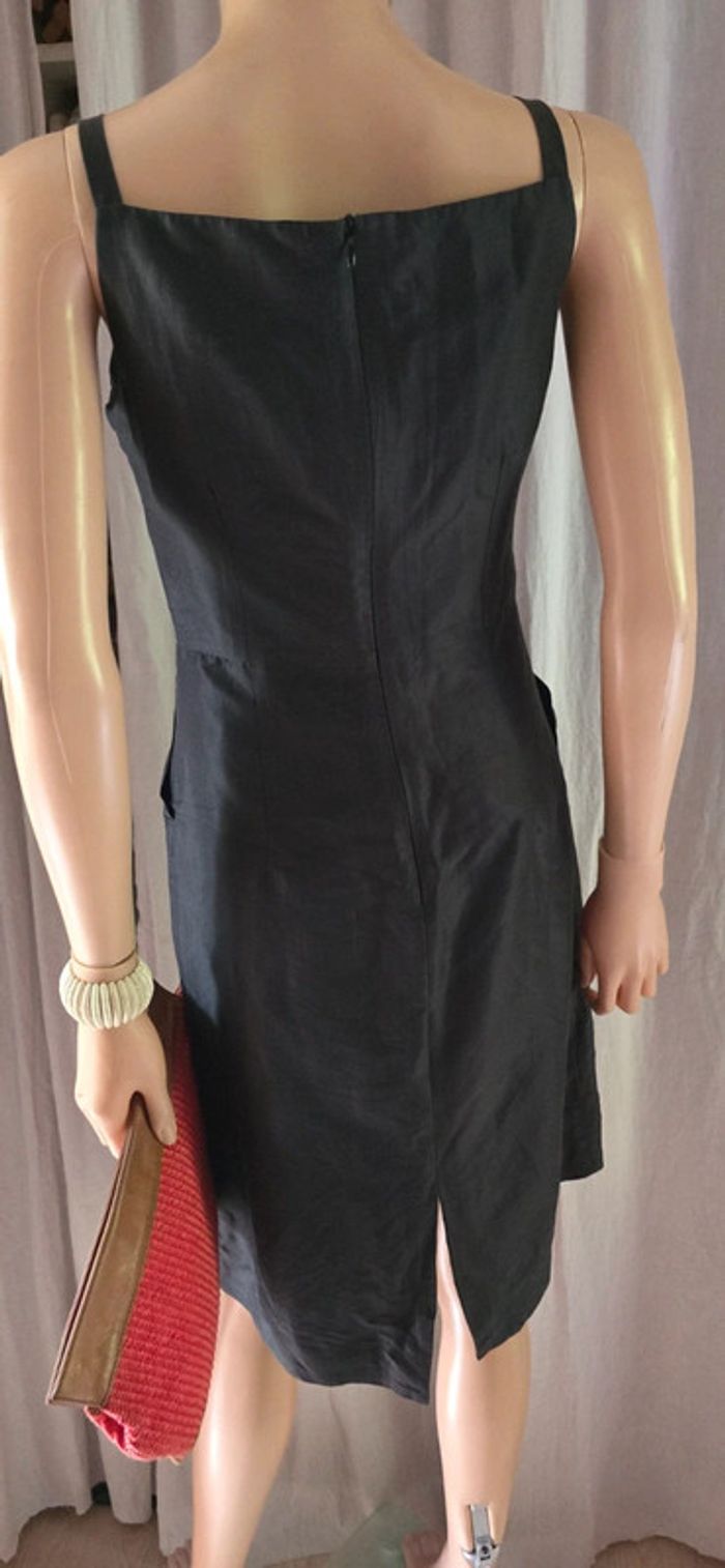 Petite robe noire avec poche marque Caroll 25%soie - photo numéro 7