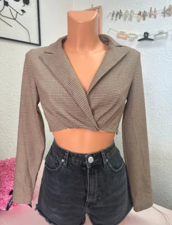 Haut court type blazer motif pied de poule Zara taille S