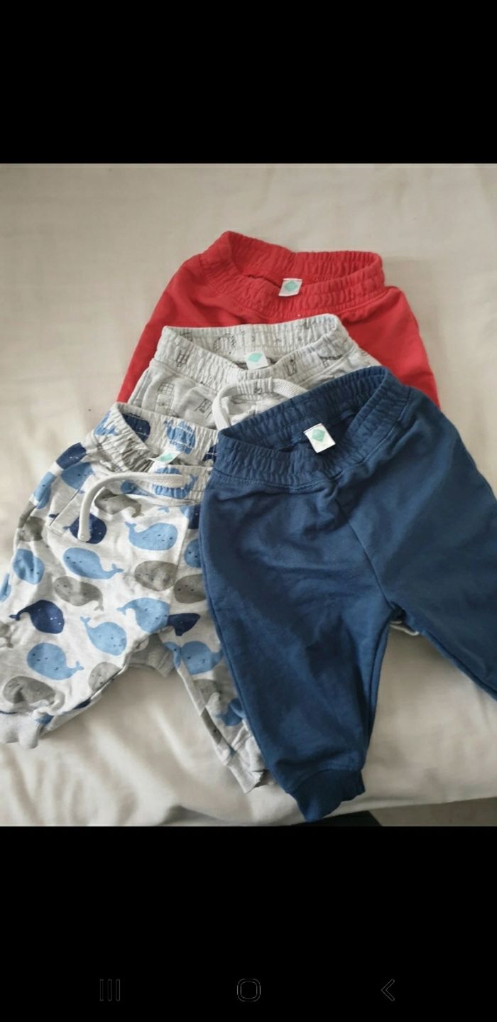 Lot 4 joggings 6 mois - photo numéro 2