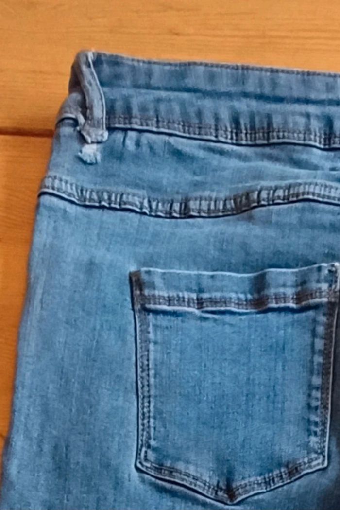 Jean bleu - photo numéro 3