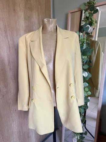 Très beau blazer doublé jaune clair femme
