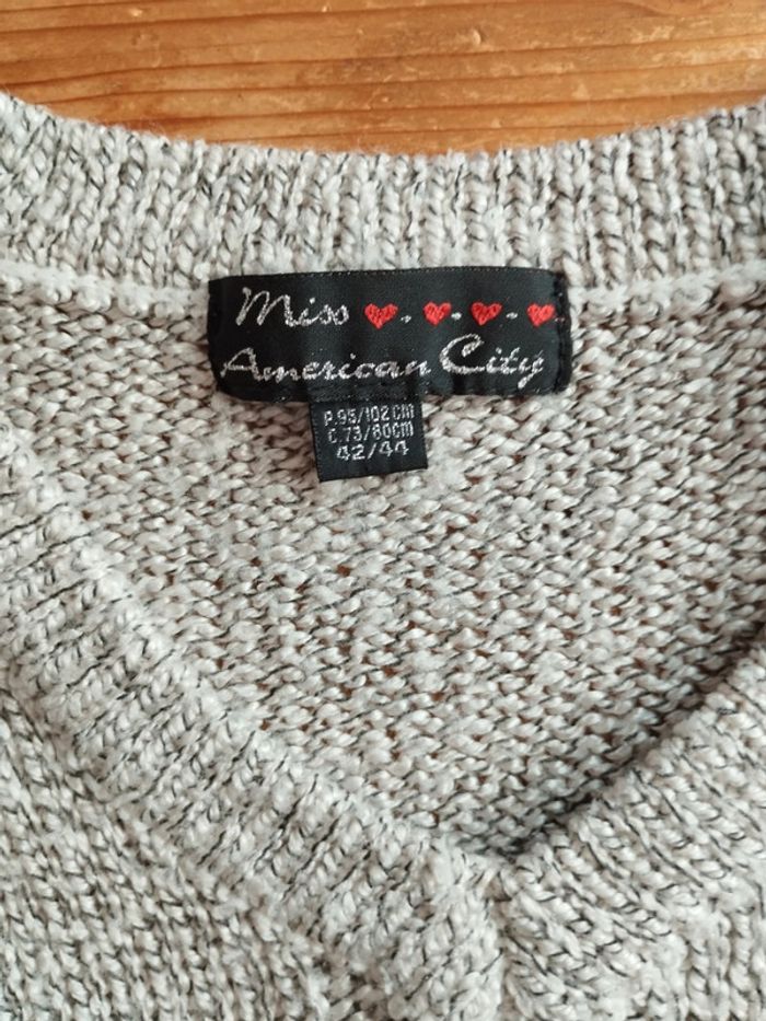 Pull gris chiné à col V - Miss American City - Taille 42/44
- TBE - photo numéro 5