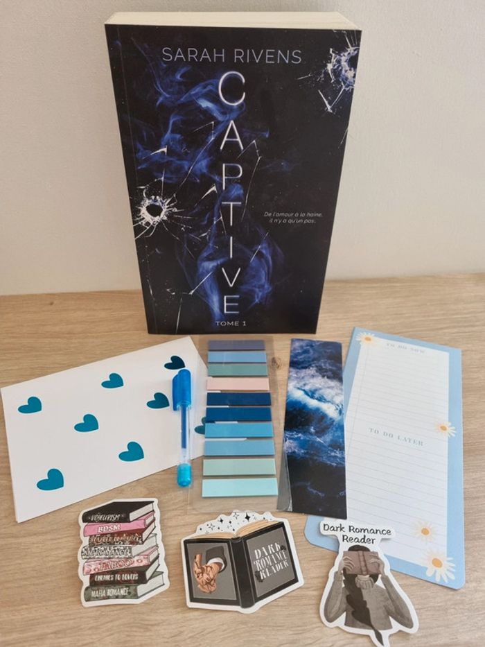 Box Captive première édition avec pages noires  + Goodies