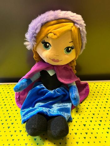 Peluche Anna reine des neiges